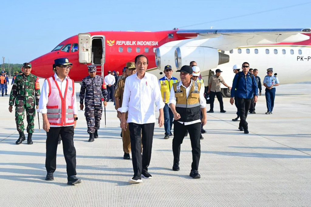 Bandara Nusantara, yang sebelumnya direncanakan sebagai bandara VVIP, akan dikonversi menjadi bandara komersial guna melayani penerbangan umum, termasuk haji dan umroh. Presiden menegaskan bahwa perubahan status bandara dari VVIP menjadi bandara komersial akan segera dilakukan.