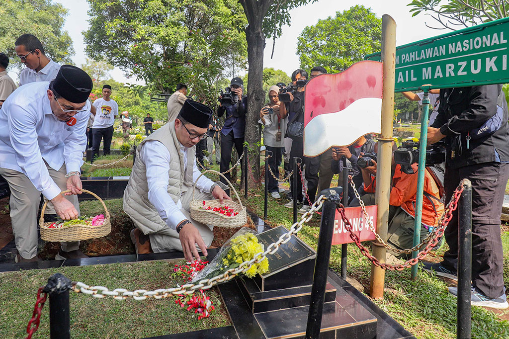Setelah berziarah RIDO akan berbagi tugas. Keduanya akan berkegiatan kampanye masing-masing. 