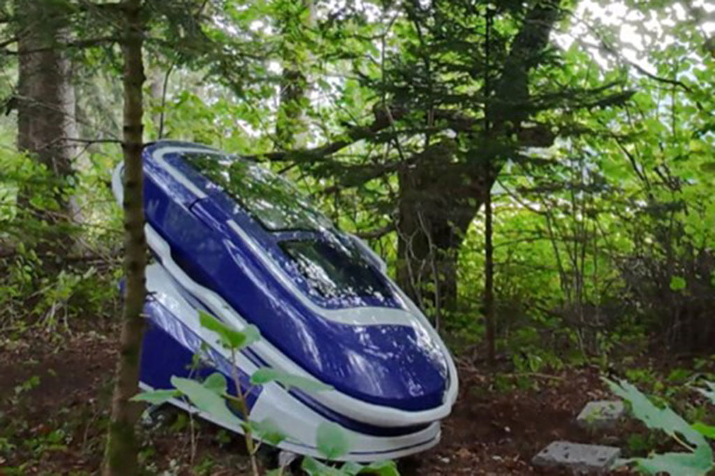 Gambar yang dirilis oleh 'The Last Resort', sebuah kelompok bantuan kematian, menunjukkan kapsul 'Sarco' di TKP yang diduga digunakan oleh seorang wanita Amerika berusia 64 tahun yang meninggal menggunakan perangkat tersebut pada Senin, 23 September 2024. 