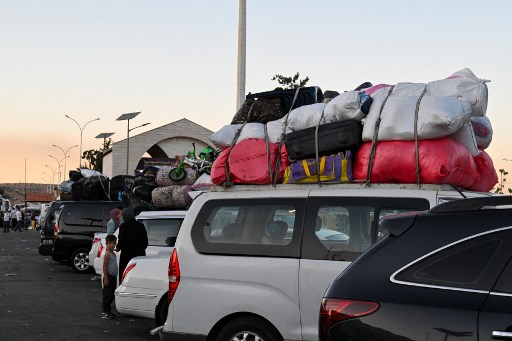 Lebanon menampung 1,8 juta pengungsi Suriah, sekitar 900.000 di antaranya terdaftar di badan pengungsi PBB (UNHCR).