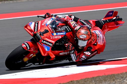 Free practice atau latihan bebas sendiri dilakukan secara bertahap. Free practice pertama Moto3 mulai pukul 09.00 Wita, Moto2 pada pukul 09.45, dan MotoGP pada pukul 10.45.