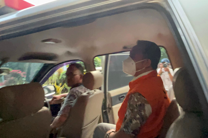 Total ada lima tersangka dalam kasus ini. Selain Yudi, empat orang lainnya yakni mantan Sekda Bandung Ema Sumarna, dan tiga eks anggota DPRD Bandung Riantono, Achmad Nugraha, dan Ferry Cahyadi Rismafury.