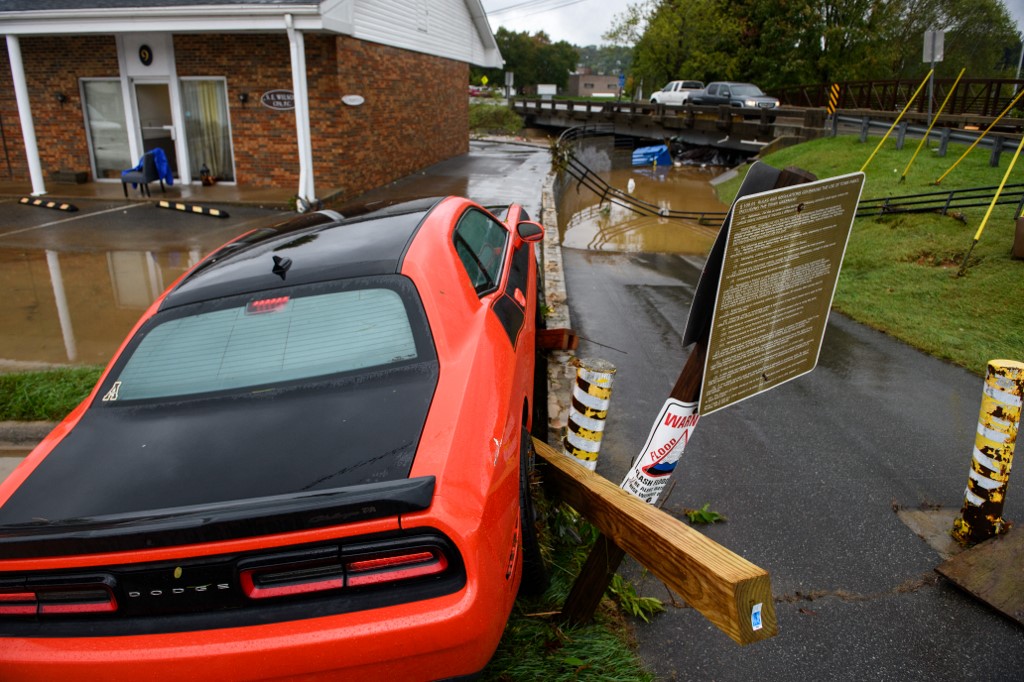Badai Helene menewaskan sedikitnya 26 orang di Amerika Serikat, lapor ABC News pada Jumat, 27 September 2024.