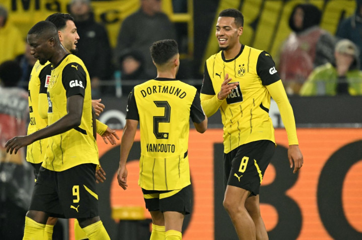 Tim tamu sempat unggul dua gol melalui Matus Bero dan Dani de Wit. Dortmund lalu membalikkan keadaan berkat dua gol Serhou Guirassy, penalti Emre Can dan ditutup dengan gol Felix Nmecha.