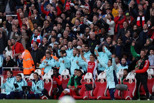 Berkat kemenangan ini, Arsenal naik ke peringkat kedua klasemen sementara Liga Inggris dengan torehan 14 poin dari enam laga, sedangkan Leicester City masih tertahan di urutan 16 dengan tiga poin. 
