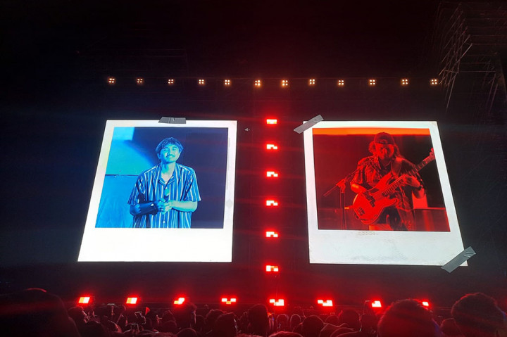 Sebelum Bandung, band beranggotakan Duta, Eross, dan Adam ini telah tampil di beberapa kota besar lainnya, seperti Samarinda, Makassar, Pekanbaru, dan Medan.