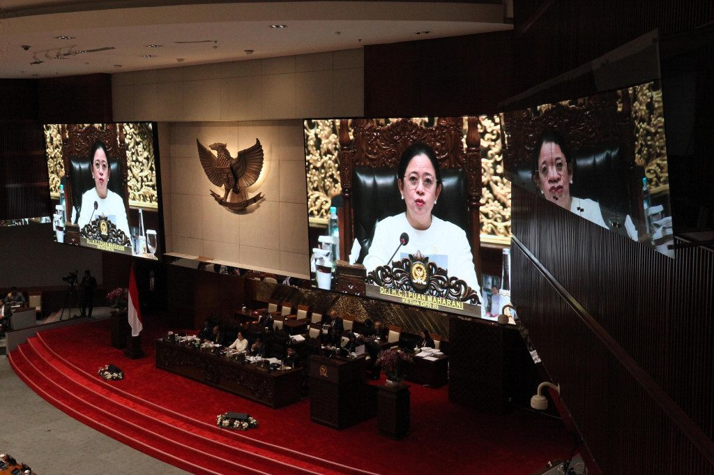 Dewan Perwakilan Rakyat (DPR) RI telah mengesahkan sebanyak sembilan rancangan undang-undang (RUU) menjadi undang-undang (UU) saat rapat paripurna terakhir DPR Periode 2019-2024 di Gedung Nusantara II DPR, Senayan, Jakarta, Senin, 30 September 2024.