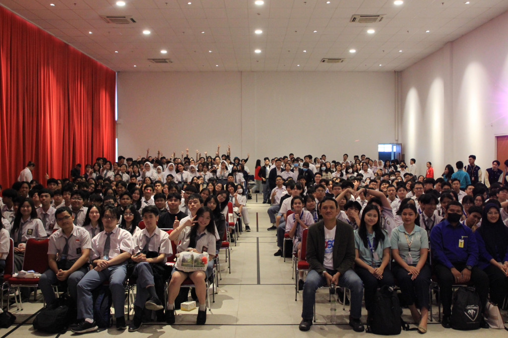 Adapun Beasiswa OSC Medcom.id didukung oleh Pospay PT Pos Indonesia. kolaborasi Pospay dengan Beasiswa OSC Medcom.id untuk mempermudah pembayaran dan pendaftaran Beasiswa OSC. Sebab, channel dapat diakses secara mobile dan dari kantor pos.