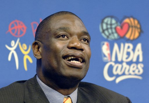 Anggota Hall of Fame Basket Dikembe Mutombo meninggal dunia pada usia 58 tahun karena kanker otak, Senin, 30 September 2024 waktu setempat. NBA mengatakan Mutombo meninggal dikelilingi oleh keluarganya.