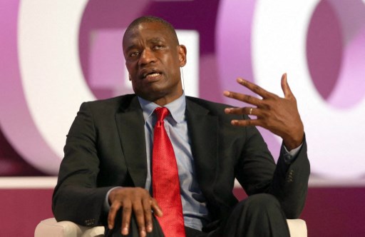 Mutombo menghabiskan 18 musim di NBA, bermain untuk Denver, Atlanta, Houston, Philadelphia, New York, dan New Jersey Nets. Center setinggi 7 kaki 2 inci dari Georgetown ini adalah delapan kali All-Star, tiga kali All-NBA, dan masuk Hall of Fame pada 2015 setelah mencetak rata-rata 9,8 poin dan 10,3 rebound per pertandingan selama kariernya.