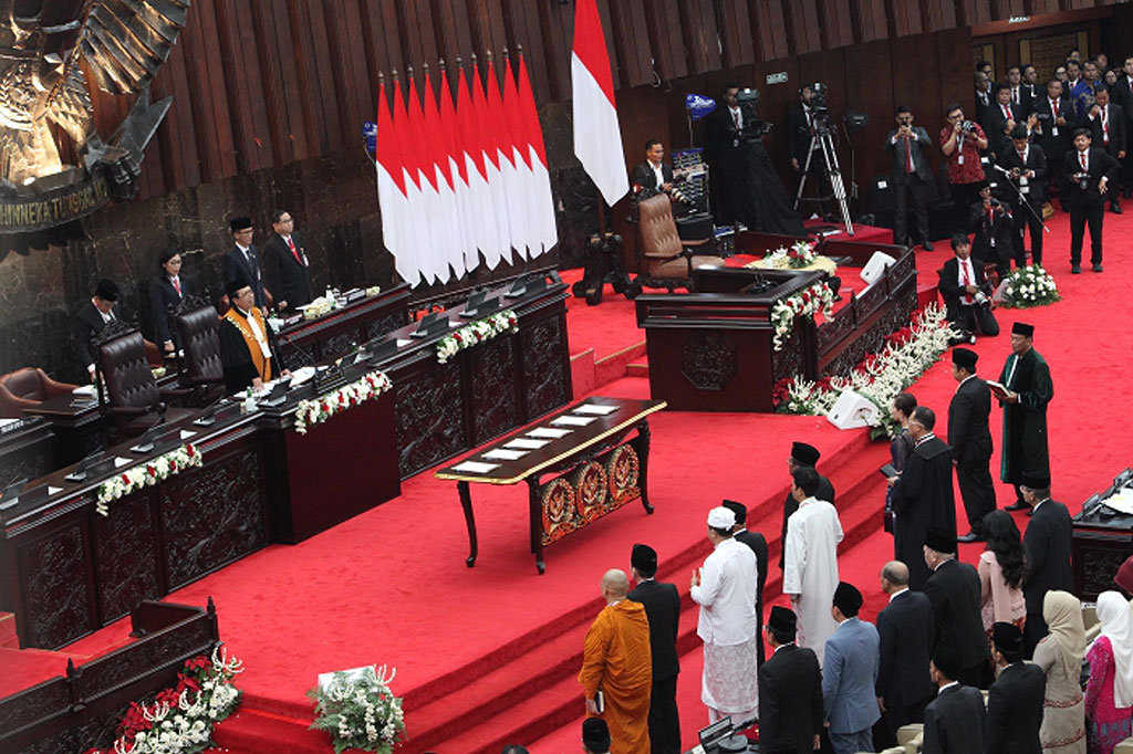 Pelantikan tersebut berdasarkan Keputusan Presiden Nomor 115/P/2024 tentang Peresmian Pengangkatan Anggota DPR/DPD/MPR Masa Jabatan Tahun 2024—2029 tertanggal 30 September 2024. Ketua Mahkamah Agung Muhammad Syarifuddin pun memimpin sumpah/janji pelantikan.