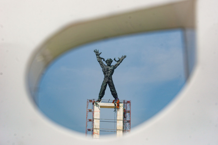 Dinas Kebudayaan Jakarta kembali melanjutkan program konservasi monumen dan patung Pembebasan Irian Barat. 