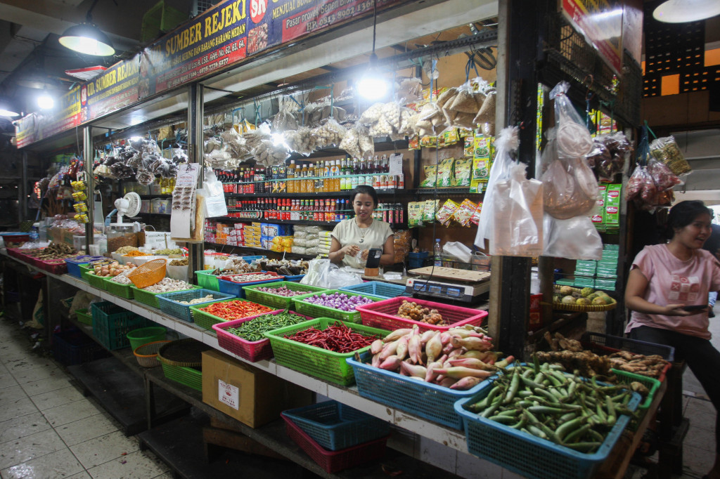 Badan Pusat Statistik (BPS) mencatat perekonomian Indonesia mengalami deflasi 0,12 persen pada September 2024.