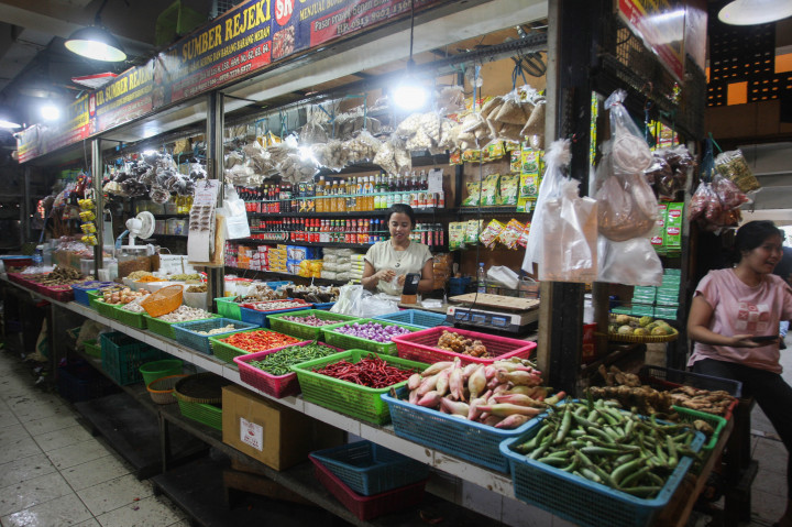 Badan Pusat Statistik (BPS) mencatat perekonomian Indonesia mengalami deflasi 0,12 persen pada September 2024.