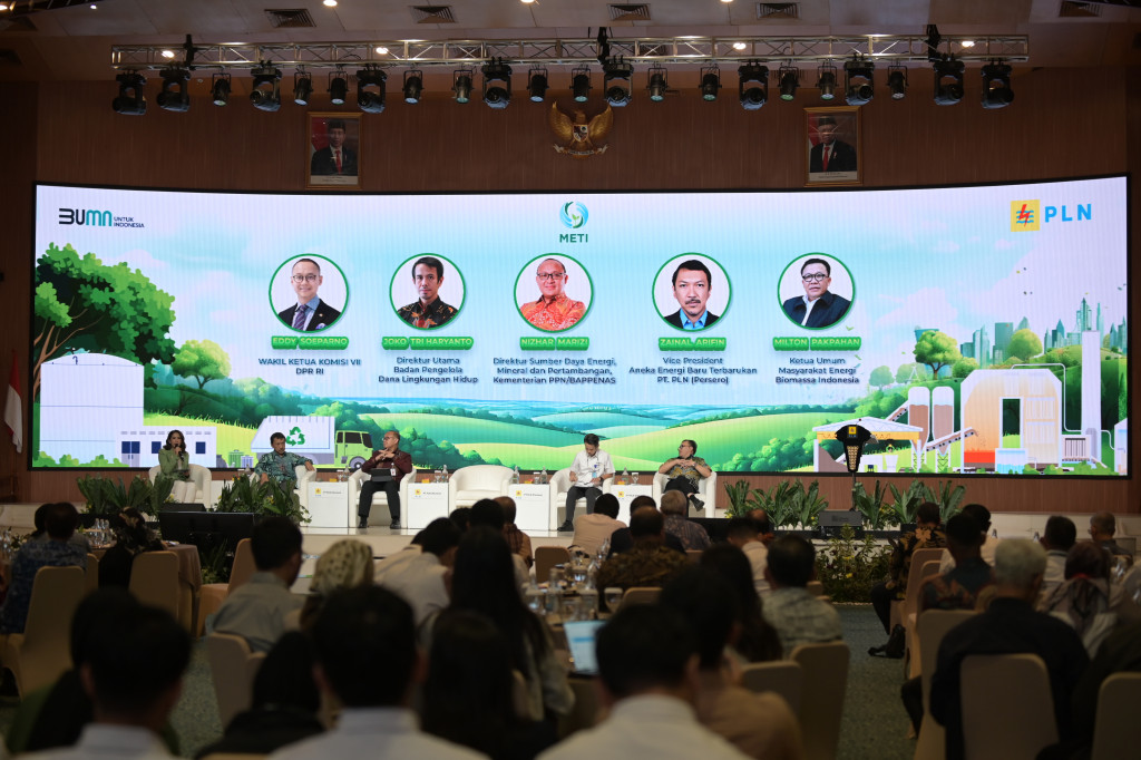 Forum ini membahas strategi untuk menjamin ketersediaan bahan baku biomassa dan meningkatkan keekonomian PLTBm di Indonesia. Ketua Umum METI, Wiluyo Kusdwiharto, mengungkapkan bahwa potensi PLTBm di Indonesia diproyeksikan mencapai 313 MW, dengan sejumlah PLTBm telah beroperasi di beberapa daerah. Wiluyo juga menjelaskan rencana peningkatan kapasitas PLTBm hingga 1 GW dalam RUPTL mendatang.