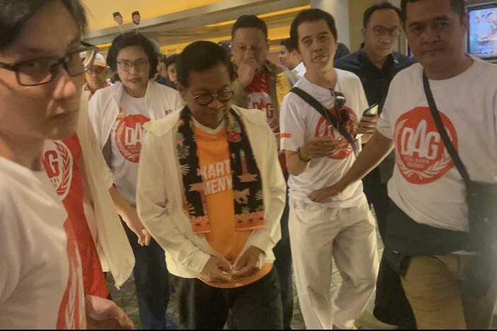 Calon Gubernur Provinsi Jakarta, Pramono Anung menilai film Home Sweet Loan bagus untuk menjadi pelajaran. Setelah nonton, Pramono memahami realitas hidup anak muda yang harus mandiri atau biasa disebut sandwich generation.