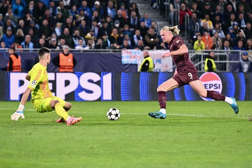 Erling Haaland kemudian mencatatkan namanya di papan skor pada menit ke-58 dan dilengkapi oleh gol.James McAtee untuk kemenangan menjadi 4-0.