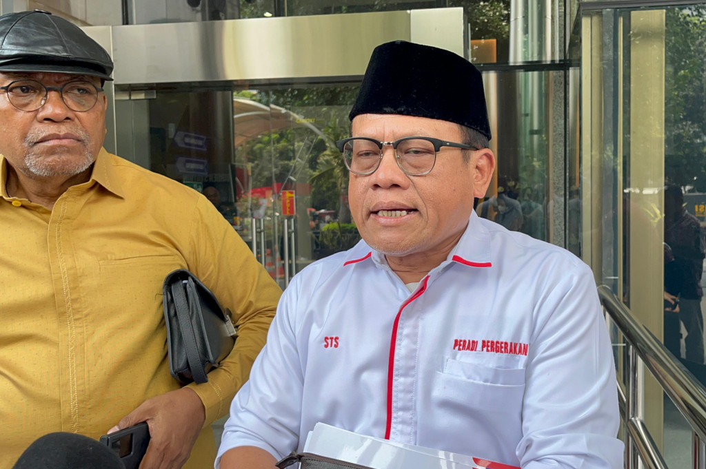 Indonesia Police Watch (IPW) membuat laporan ke Komisi Pemberantasan Korupsi (KPK) hari ini, 2 Oktober 2024. Aduan berkaitan dengan dugaan pemotongan tunjangan hakim agung secara sepihak.