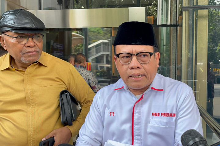 “Kami melaporkan dugaan tindak pidana korupsi pemotongan honor penanganan perkara yang menjadi hak hakim agung berdasarkan PP Nomor 82 Tahun 2021, hakim agung berhak mendapatkan honor penanganan perkara yang bisa diputus dalam 90 hari,” kata Ketua IPW Sugeng Teguh Santoso di Gedung Merah Putih KPK, Jakarta Selatan, Rabu, 2 Oktober 2024.