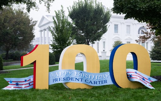 Mantan Presiden AS Jimmy Carter merayakan ulang tahunnya yang ke-100 pada Selasa, 1 Oktober 2024, menjadikannya mantan Presiden pertama Amerika Serikat (AS) yang hidup mencapai usia seabad.