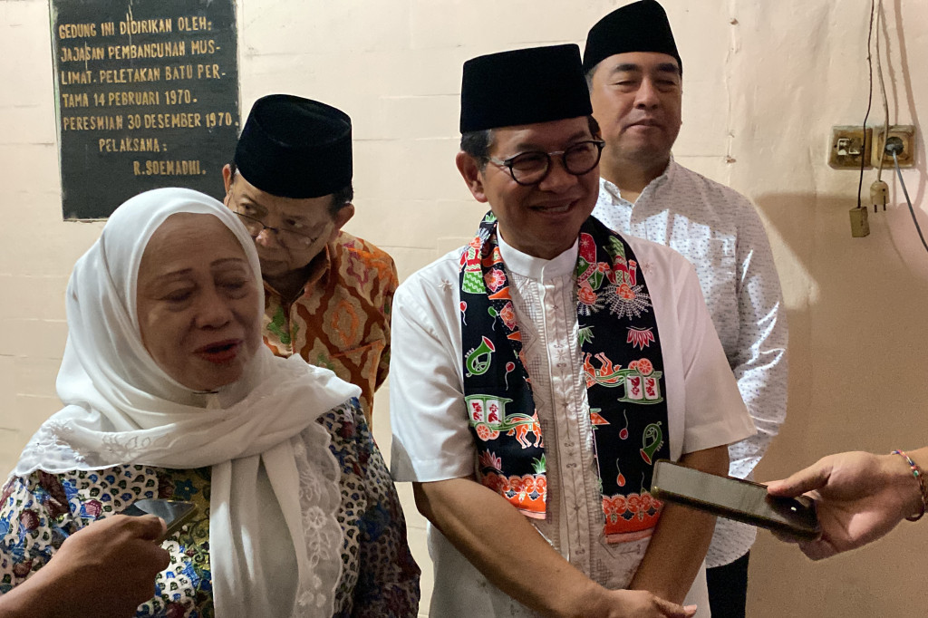 “Muslimat ini diberdayakan tidak hanya dewan masjid ataupun marbot ataupun guru ngaji tetapi muslimat juga diberdayakan dan mendapatkan peran signifikan untuk membangun Jakarta ini,” Kata Pramono Anung di kantor Pimpinan Wilayah Muslimat NU Jakarta, Rabu, 2 September 2024.