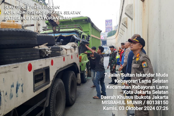 Namun, kemacetan berangsur terurai setelah truk yang mengalami kecelakaan dievakuasi dari underpass Gandaria City sekitar pukul 07.10 WIB.