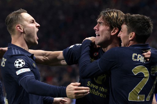 Empat menit setelah gol Sesko, Vlahovic kemudian mencetak gol kedua. Dengan tendangan cantiknya dari luar kotak penalti, ia mencatatkan namanya di papan skor untuk mengubah kedudukan menjadi sama kuat 2-2.