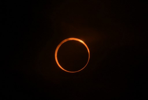 Gerhana matahari cincin api terlihat di Puerto San Julian, provinsi Santa Cruz, Argentina pada Rabu, 2 Oktober 2024 waktu setempat.