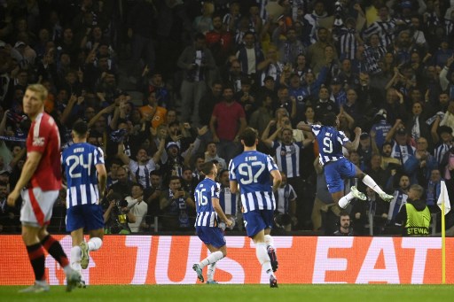 Drama enam gol mewarnai hasil imbang laga Manchester United kontra Porto dengan skor akhir 3-3 pada pertandingan Liga Europa di Stadion Do Dragao, Porto, Jumat, 4 Oktober 2024 dini hari WIB. 