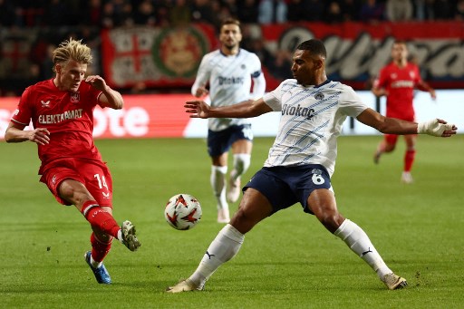 Twente kini sementara menempati urutan ke-23 dari 36 tim yang berkompetisi di Liga Europa dengan dua poin dari dua pertandingan. Sebelumnya Gilgers cs menahan imbang Manchester United di Old Trafford di pekan pembuka.