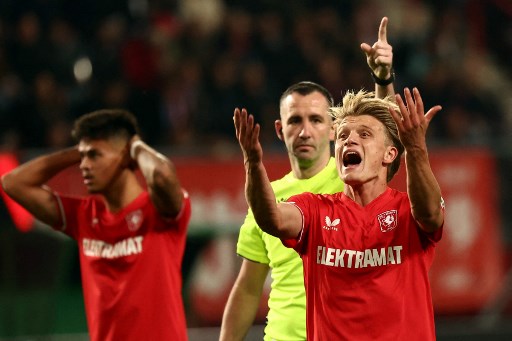 Laga antara FC Twente melawan raksasa Turki Fenerbahce pada laga lanjutan Liga Europa di Stadion FC Twente, Enschede, Jumat, 4 Oktober 2024 dini hari WIB, berakhir imbang 1-1. Pemain timnas Indonesia Mees Helgers main penuh pada laga tersebut.