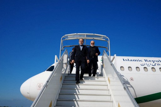 Menteri Luar Negeri Iran Abbas Araghchi tiba di Beirut, Jumat, 4 Oktober 2024, di tengah meningkatnya ketegangan dan serangan Israel di Lebanon.