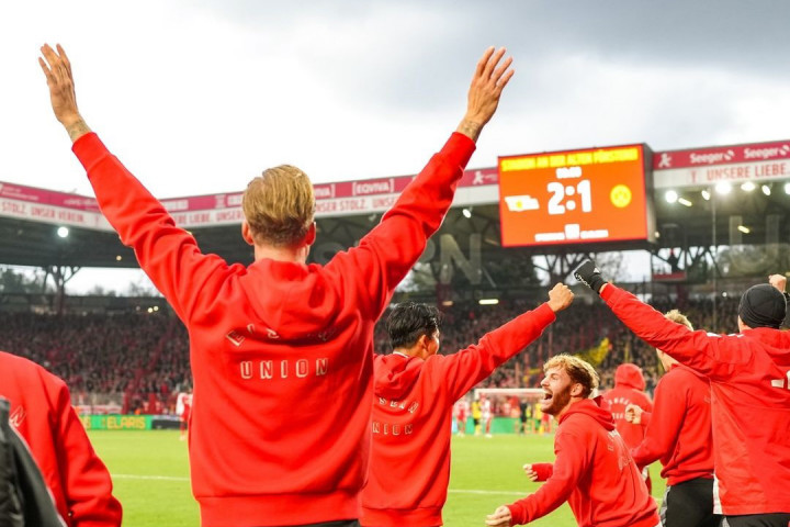 Union berhasil memecah kebuntuan lebih dulu pada menit ke-26 lewat eksekusi penalti Kevin Vogt. Penalti diberikan setelah Nico Schlotterbeck melanggar Benedict Hollerbach di kotak terlarang.
