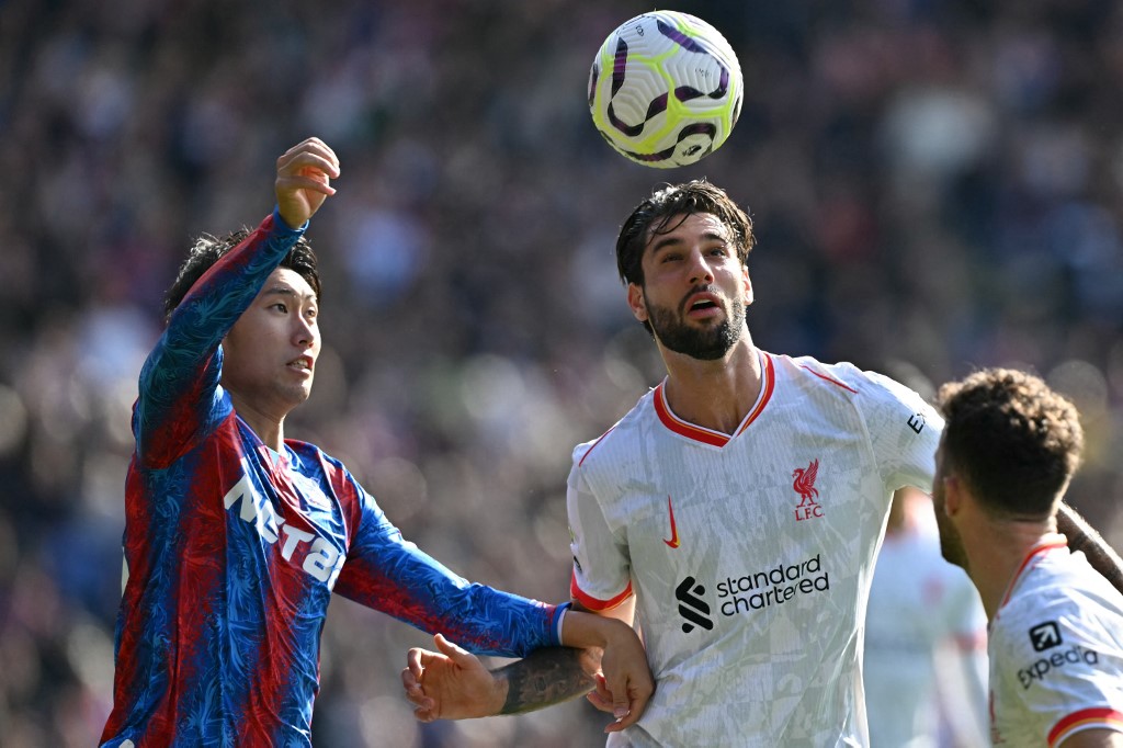 Liverpool mengamankan poin penuh di markas Crystal Palace. Dalam laga yang dilangsungkan Sabtu, 5 Oktober 2024, The Reds menang tipis 1-0 atas The Eagles.