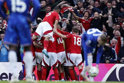 Tim tamu berhasil membuka keunggulan lebih dahulu melalui sundulan Chris Wood usai mendapat umpan Milencovic yang sukses menaklukkan Sanches untuk mengubah papan skor menjadi 0-1.