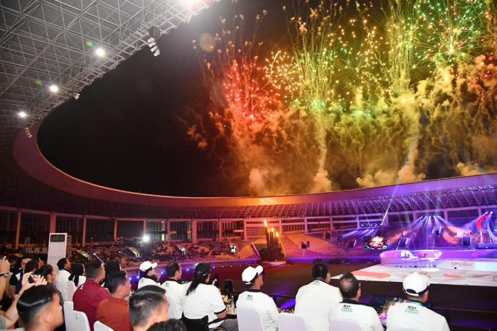 Dalam sambutannya, Presiden Joko Widodo menyampaikan rasa bangga dan apresiasinya kepada seluruh atlet, pelatih, serta penyelenggara Peparnas XVII, sekaligus menyatakan secara resmi pembukaan ajang tersebut. “Dan dengan mengucap bismillahirrahmanirrahim, Peparnas ke-XVII, saya nyatakan dibuka,” ucap Presiden.