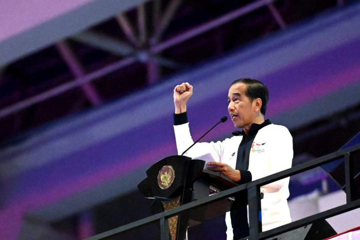 Acara dimulai dengan menyanyikan lagu kebangsaan Indonesia Raya yang dibawakan dengan penuh khidmat oleh Prihartono Anton. Suasana kemudian menjadi lebih meriah saat persembahan medley empat lagu, mulai dari ‘Kutidhieng’, ‘Aku Papua’, ‘Solo di Malam Hari’, hingga ‘Indonesia Pusaka’, yang berhasil membangkitkan semangat para hadirin.