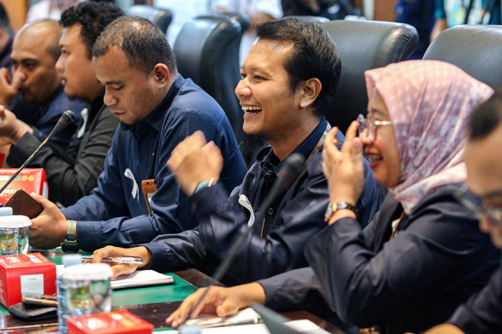 Atas respons positif Menteri Hukum dan HAM, Koordinator Solidaritas Hakim Indonesia Aji Prakoso mengatakan akan menunggu hasil pembahasan yang terjadi antara Kementerian Hukum dan HAM dengan pemangku kepentingan terkait, seperti Mahkamah Agung, Kementerian Keuangan, Komisi Yudisial, dan Bappenas.