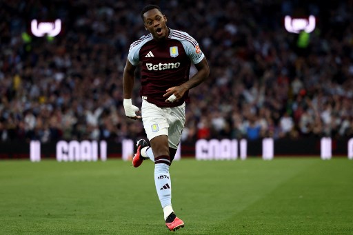 Duran telah mengemas enam gol pada musim ini, termasuk gol semata wayang saat timnya menang 1-0 atas Bayern Muenchen di ajang Liga Champions pada pekan lalu. Meski demikian, ia baru satu kali tampil sebagai pemain inti di semua kompetisi.