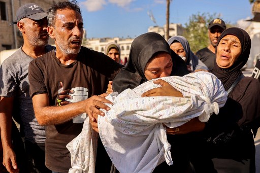 Sedikitnya 39 lebih warga Palestina tewas dalam serangan Israel di Jalur Gaza, Senin, 7 Oktober 2024, menambah jumlah total korban tewas akibat perang genosida Tel Aviv sejak tahun lalu menjadi 41.909 orang.