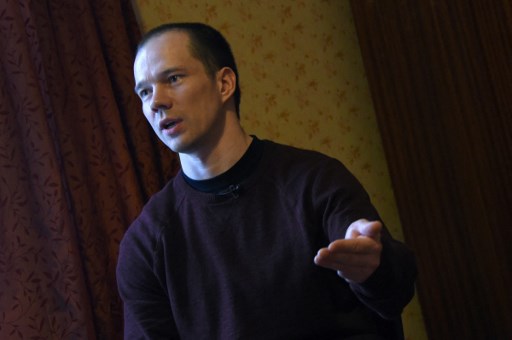 Kematian Dadin juga dikonfirmasi di Telegram oleh salah seorang jurnalis Rusia, Ksenia Larina, dan beberapa media independen Rusia lainnya.