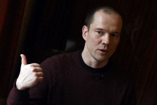 “Dengan penyesalan yang mendalam, saya harus menginformasikan bahwa Ildar Dadin--dengan nama panggilan Gandhi--meninggal kemarin dalam pertempuran di wilayah Kharkiv di timur laut Ukraina,” kata mantan anggota parlemen Rusia itu.