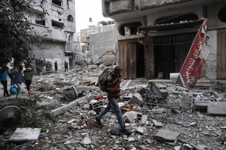 Perang 'brutal' selama setahun telah mengubah Jalur Gaza menjadi kuburan bagi puluhan ribu orang dan lautan puing. Badan PBB untuk pengungsi Palestina (UNRWA) menyaksikan bagaimana kekejian Israel dan sekutunya menghancurkan Gaza.