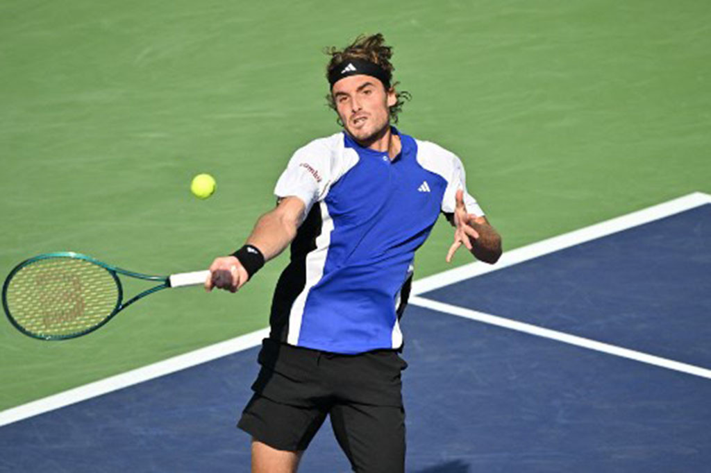 Medvedev memenangi lima pertemuan pertamanya melawan Tsitsipas, sebelum petenis Yunani itu membalas dengan kemenangan di babak penyisihan grup dalam perjalanannya menuju gelar ATP Finals 2019.