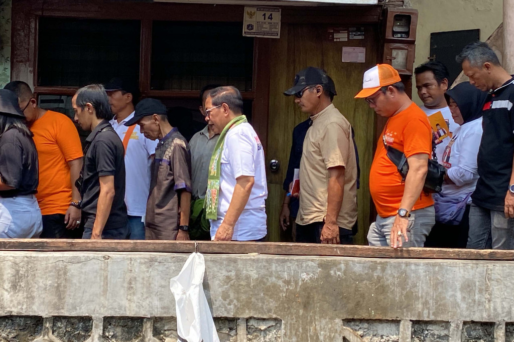 Menurut Pramono, kondisi toilet di kawasan Kebon Melati juga sudah tua dan tak lagi layak pakai. Karena itu, perlu perbaikan toilet serta penambahan tangki septik komunal di kawasan tersebut.