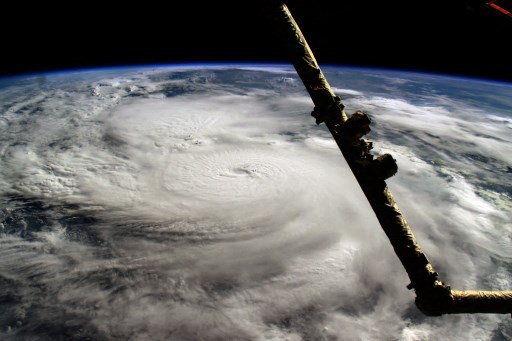 Dominick memposting video timelapse di X (sebelumnya Twitter), Selasa, 8 Oktober 2024, yang memperlihatkan Badai Milton melalui jendela kapsul SpaceX Crew Dragon Endeavour, yang sedang berlabuh di Stasiun Luar Angkasa Internasional (ISS).