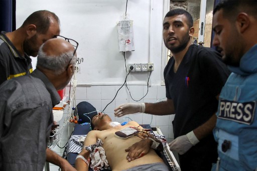 Kelompok jurnalis lainnya juga menjadi sasaran di Jalan Al-Saftawi di Jalur Gaza utara, yang mengakibatkan jurnalis Fadi Al-Wahidi terluka dan dibawa ke rumah sakit untuk menjalani perawatan.