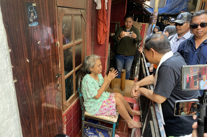 “Bukan di gusur tapi dikelola harus duduk bareng dibuatkan tempat yang baik dan mereka juga diedukasi dilatih,” kata Pramono di kawasan Tamansari, Jakarta Barat, Kamis, 10 Oktober 2024.