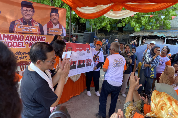 Pramono juga yakin PKL ini pasti mau untuk ditata dan diedukasi. Lantaran berdagang adalah mata pencaharian utama untuk kehidupan mereka.