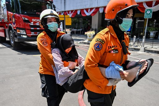 Ia mengatakan, saat berkoordinasi dengan Forkopimda Kota Surabaya dalam menangani kebencanaan harus berbasis kemasyarakatan. Sehingga, saat melaksanakan simulasi turut melibatkan para pelajar hingga para pengunjung MPP Siola.